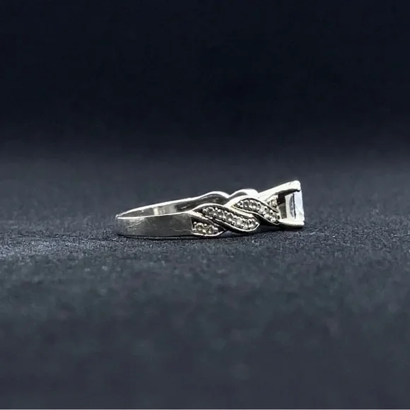 STERLING SILVER ENGAGEMENT RING - Picture 3 of 4